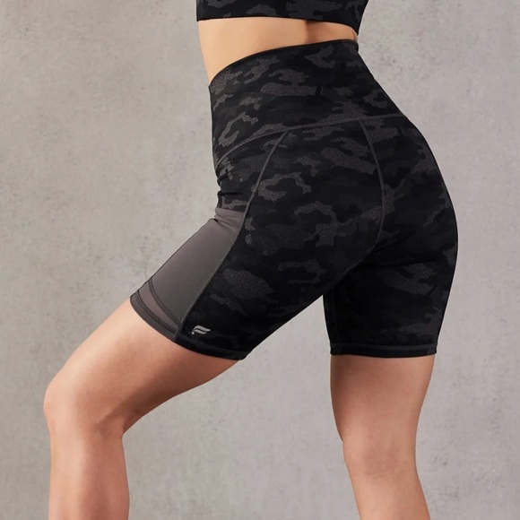 LIKE NEW! FABLETICS! CAMOUFLAGE PATTERN DARK GRAY/BLACK BIKER SHORTS! - Picture 2 of 6